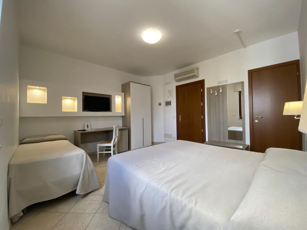 Victoria Hotel 4*